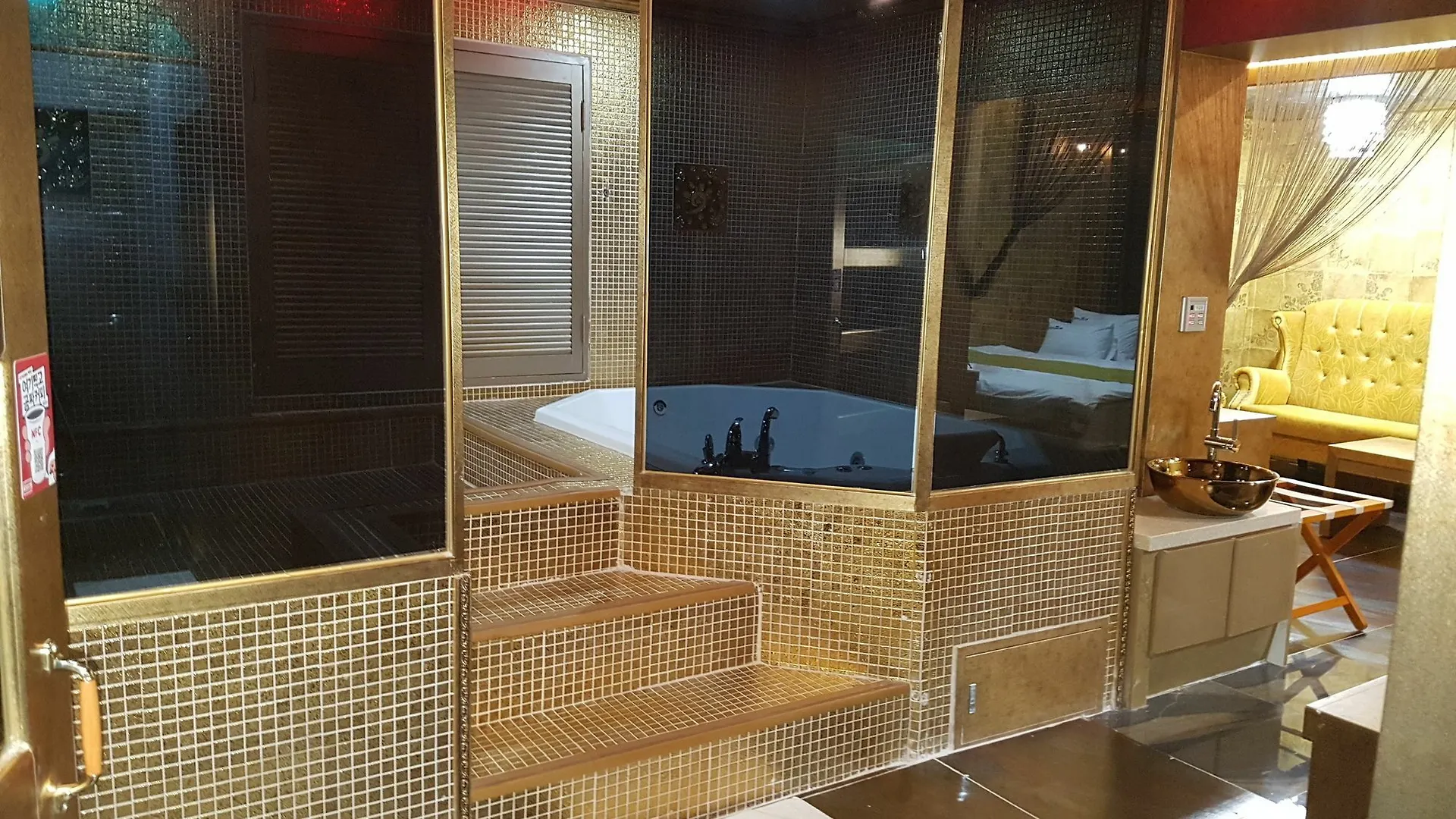 Business Hotel Gangseo Busan 3*,